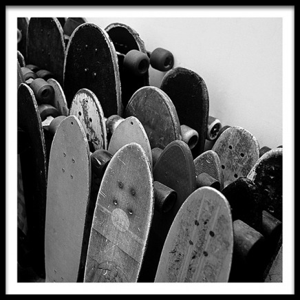 Rows Of Skateboards Plakát ve skupině Plakáty / Dětské obrázky na Desenio AB (2067)